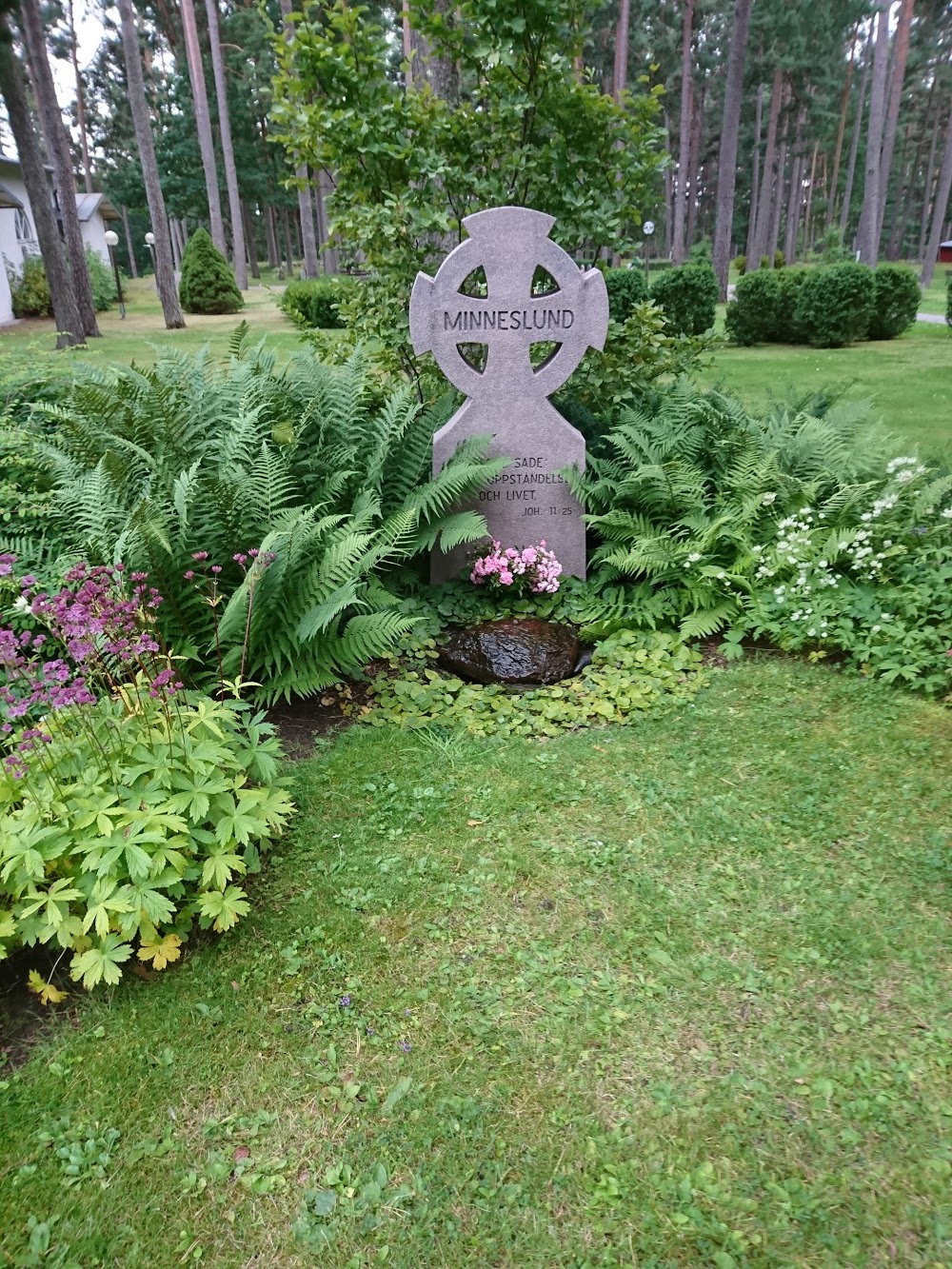 Leksbergs kyrkogård